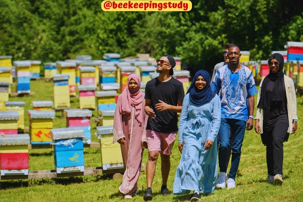 Benefits of Beekeeping : Building Community