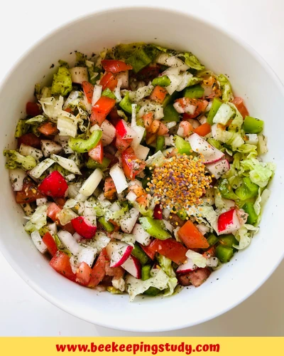 Bee Pollen and Avocado Salad